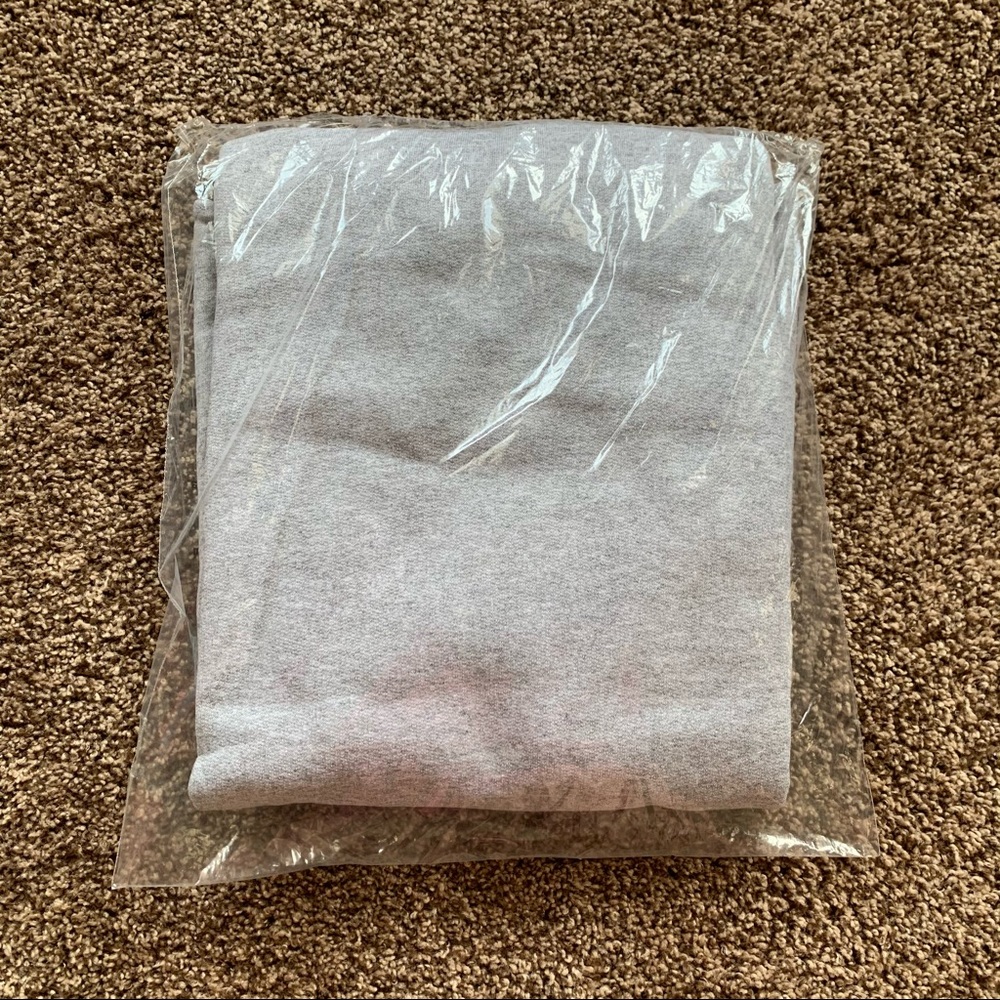 NEW Ariana Grande NTLTC Crewneck - Picture 8 of 13
